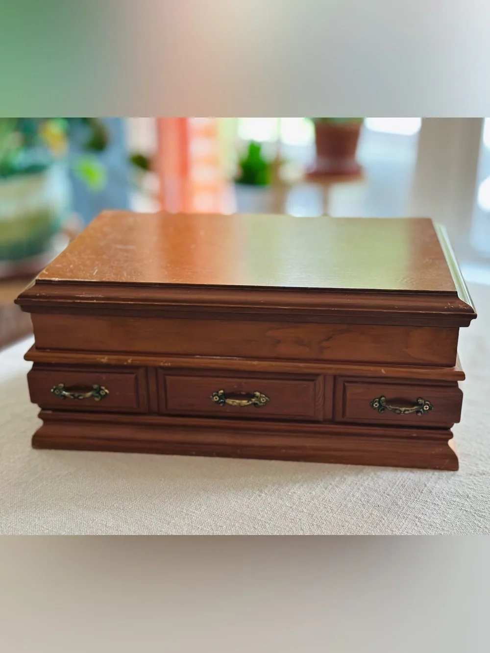 Vintage jewelry box with jewelry